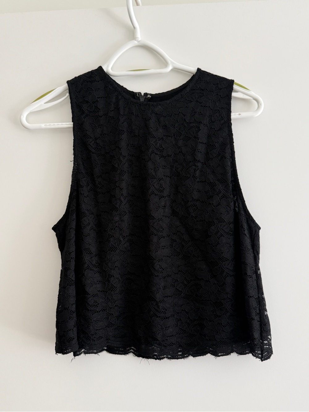 Babaton Black Lace Sleeveless Camisole